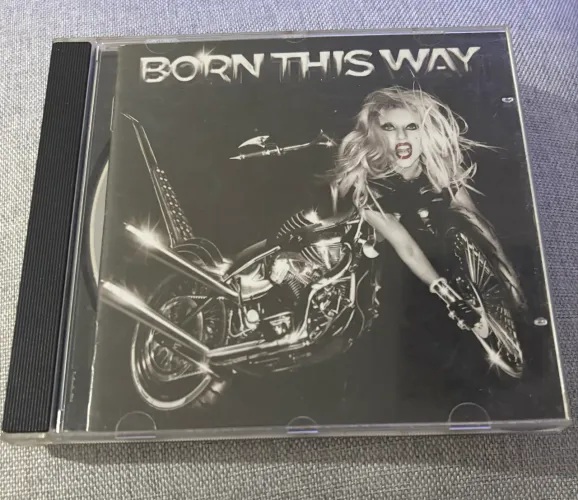 CD LADY GAGA BORN THIS WAY