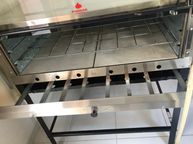 Forno industrial pro gás em estado de novo 