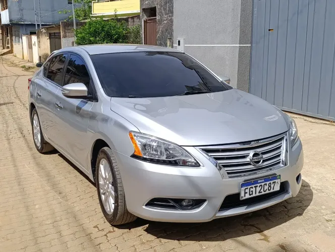 Nissan Sentra SL 2.0/ 2.0 Flex Fuel 16V Aut. 2016