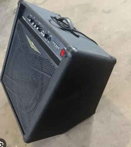 Vende se caixa de som oneal 600