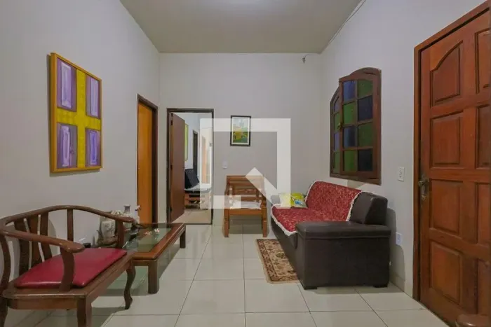 Casa à Venda - Floresta, 5 Quartos, 162 m2