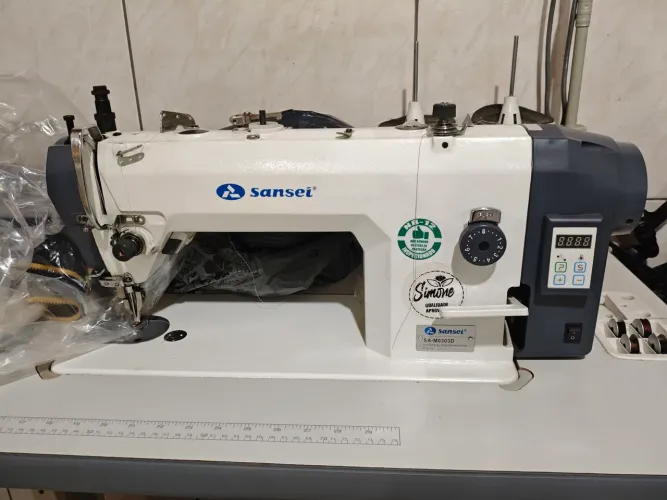 Vende -se essa máquina de costura transporte duplo direct drive Sansei