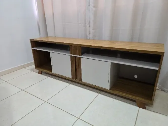 Rack Notável NT 1320 para TV até 70? - 1,80 m - Freijó/Off White