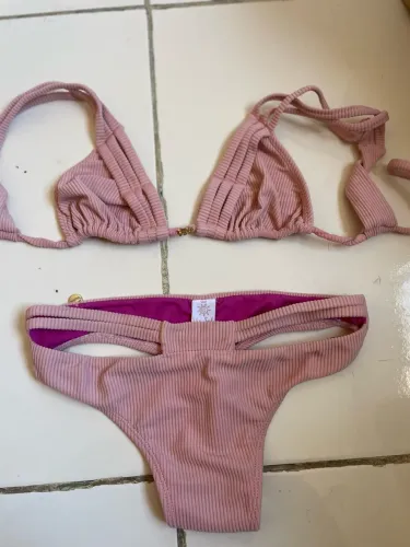 Biquíni rosa