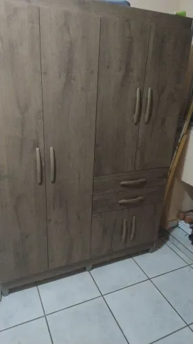 Vendo Guarda Roupa Solteiro