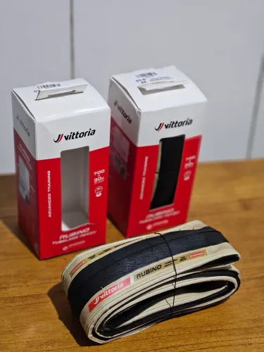 Pneu Tubeless Vittoria Rubino V 30mm Speed