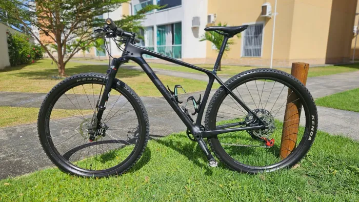 Cannondale FSI HiMod Tamanho M Lefty Ocho Sram X01 Eagle