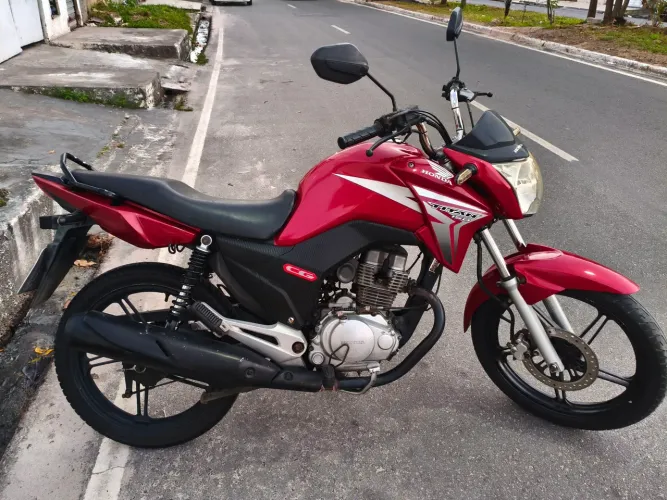 Vendo Cg Titan ano 2014 Conservada 