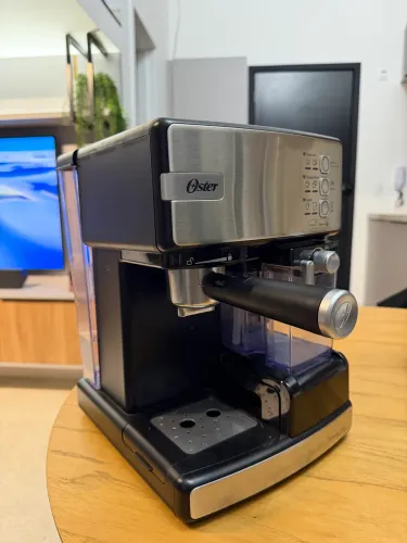 Cafeteira Espresso Oster PrimaLatte Inox - 220V