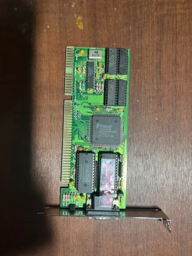 Placa de vídeo Trident TVGA9000B ISA 16-bit (no estado)