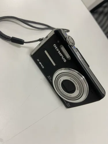 Câmera OLYMPUS