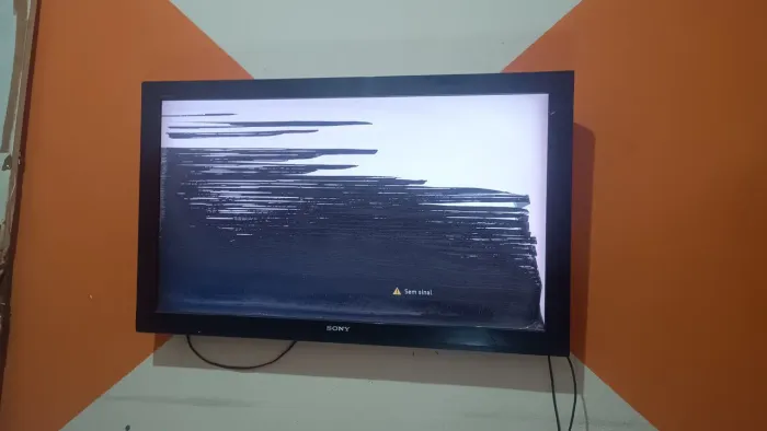 Tv com defeito (funciona)