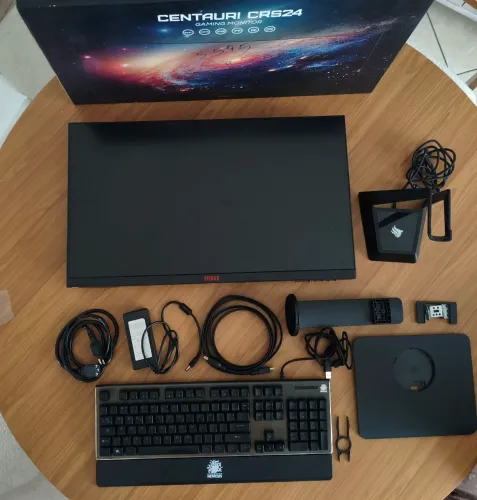 Kit Gamer Pichau: Monitor Centauri 240Hz IPS + Teclado Mecânico + Suporte Headset