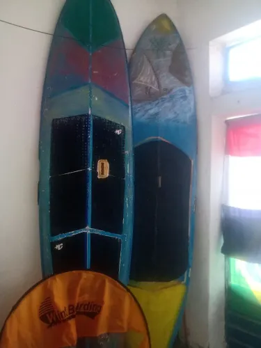 pranchas de SUP com avarias