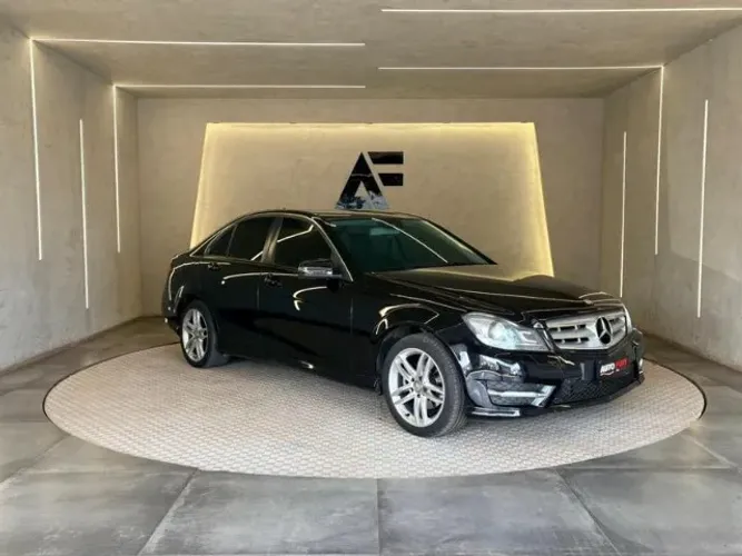 Mercedes-Benz C-200 CGI Avantgarde 1.8 16V 184cv Aut. 2014