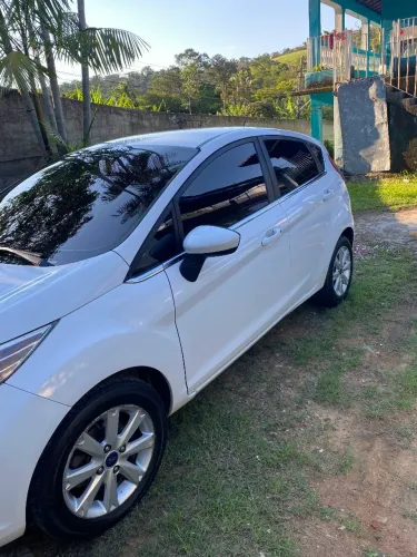 Ford Fiesta SE 1.6 16V Flex 5P 2013