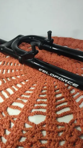 Amortecedor dianteiro de bicicleta aro 26 VeloForce, preta, novíssimo!