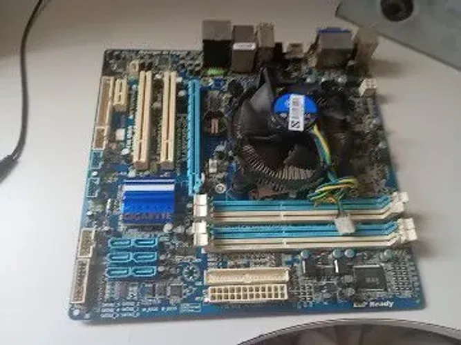 Kit processador vídeo íntegrado 3.0 GHz com 16 gigas de ram mais placa mãe gigabite