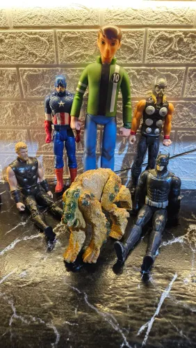 Action Figures Marvel DC