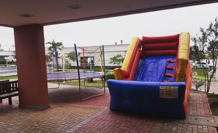 Vende-se tobogã