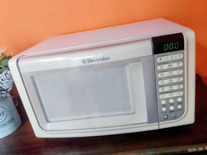 Microondas Electrolux 31 lts 110v, em excelente estado