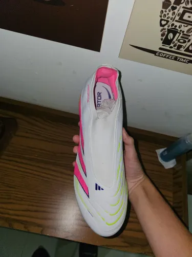 Chuteira Adidas predator campo, Nunca usada! Tamanho 42!