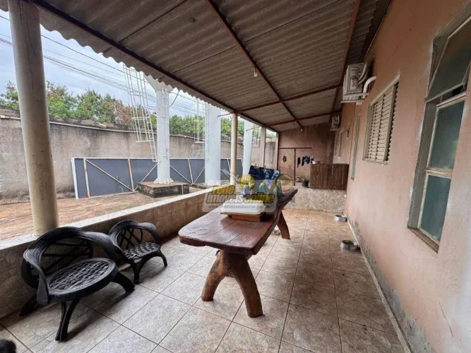 Casa com 3 dormitórios à venda, 134 m² por R$ 160.000,00 - Jardim Califórnia - Uberaba/MG
