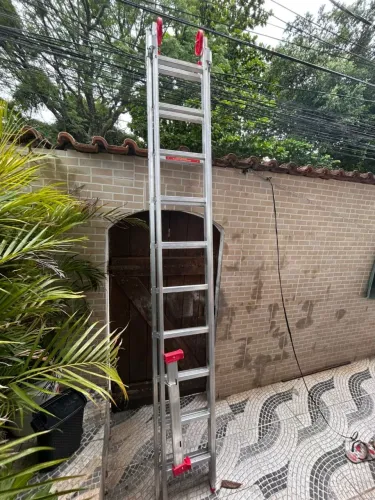 ESCADA EXTENSIVA DE 10 DEGRAUS ! LEIA A DESCRIÇÃO!!!