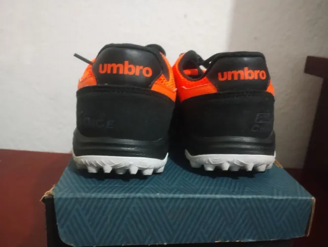 chuteira society umbro pro Challenger uptake tamanho 41 