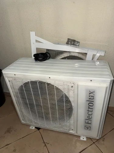 Ar-Condicionado Split Electrolux Eco Turbo 24.000 BTUs 220V