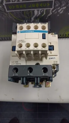 contactor tripolar schneider 125A vai com um bloco de contato auxiliar