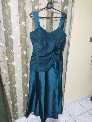Vestido de festa n. 46 verde musgo