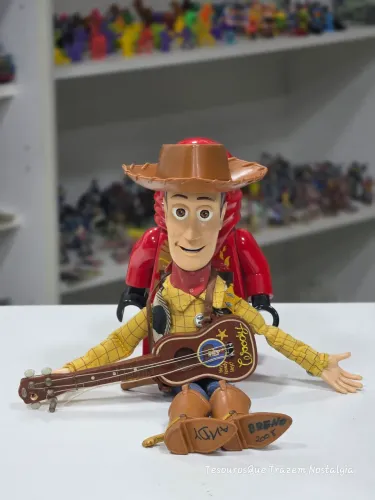 Boneco Woody Toy Story Falando Inglês 33cm Hasbro 2001