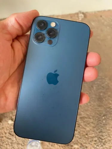 Vendo iPhone 12pro 256GB com 75% de bateria 