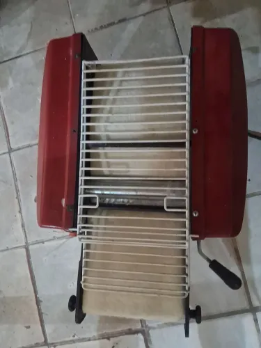 Vendo modeladora de pão braesi b conservada