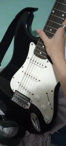 Guitarra Michael + Amplificador Moug GS20