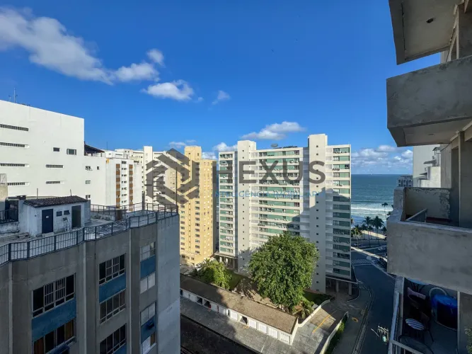 Apartamento reformado com varanda vista mar e lazer a 80m da praia nas Pitangueiras, Guaru