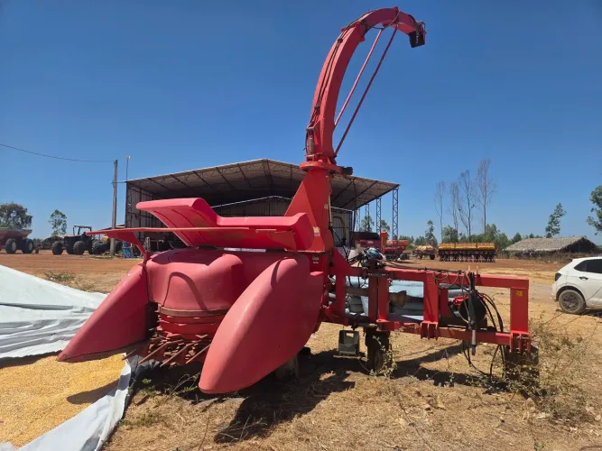 Ensiladeira Nogueira 1200