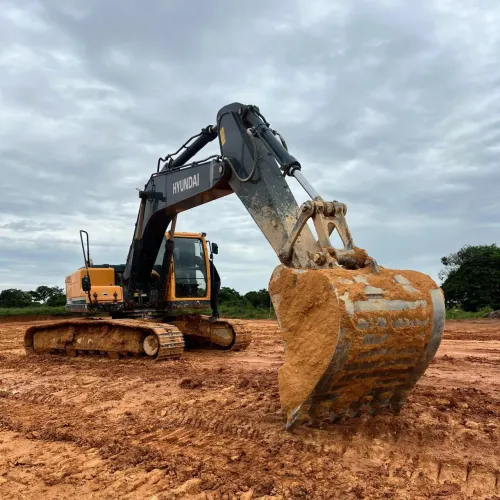 ESCAVADEIRA HIDRÁULICA HYUNDAI 260 2024