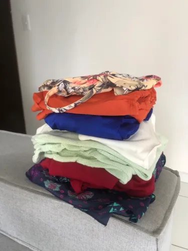 Peças de roupas ( em bom estado )