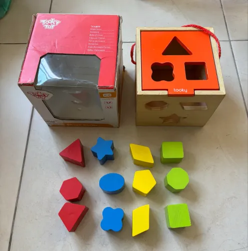 Cubo encaixar educativo - Shape Sorter - Tooky Toy