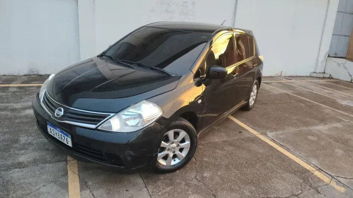 Nissan Tiida S 1.8/1.8 Flex 16V Mec. 2011