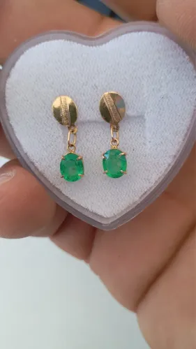 Brinco ouro 18k em esmeralda