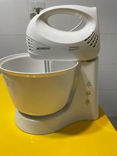 Batedeira Mondial usada só 1x