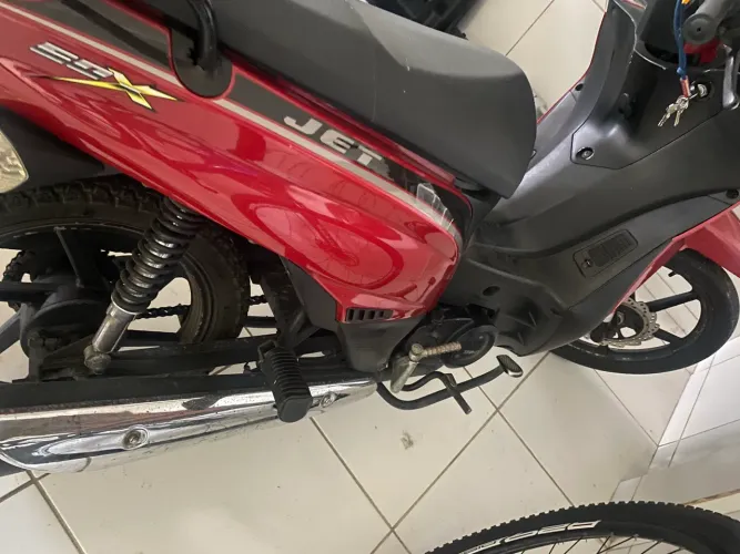 Vende-se moto jet 50 cilindradas 