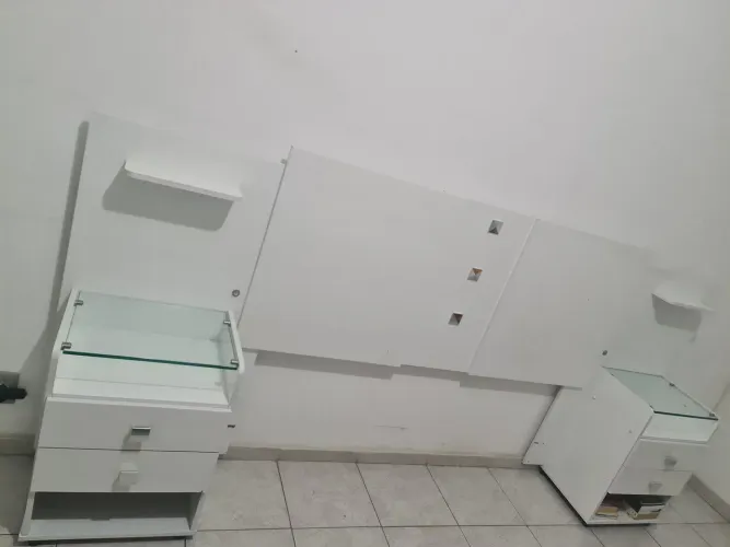 Cabeceira Branca com Luzes em Led - 4 Gavetas - Conservada