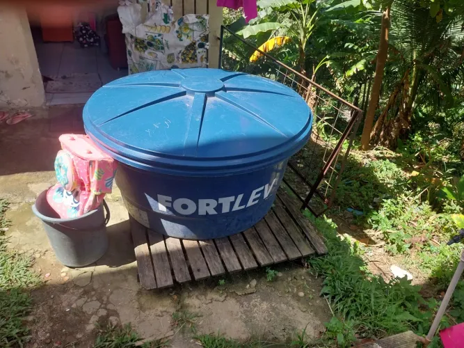 Caixa d.aqua usada 500ltrois forte leve