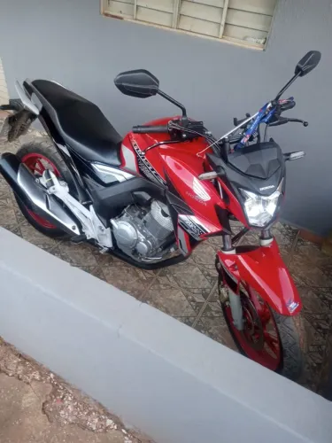 Moto Honda Twister 250
