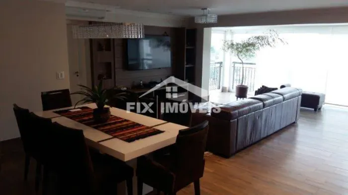 Excelente Cobertura à venda Cond. Quinta do Horto com 2 dorm. 2 Vagas e Linda decoração -