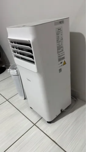 Ar-Condicionado Portátil Midea 12.000 BTUs frio 127V